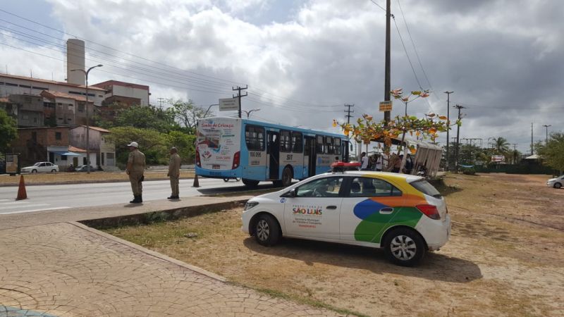 Prefeitura isola estacionamentos públicos e cria barreiras em pontes, avenidas e ruas de São Luís