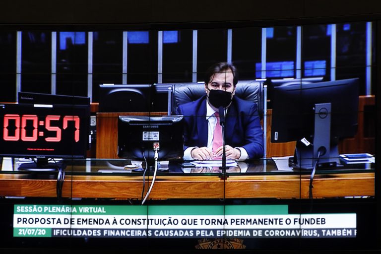 Câmara aprova PEC do novo Fundeb em segundo turno e amplia verba federal na educação básica