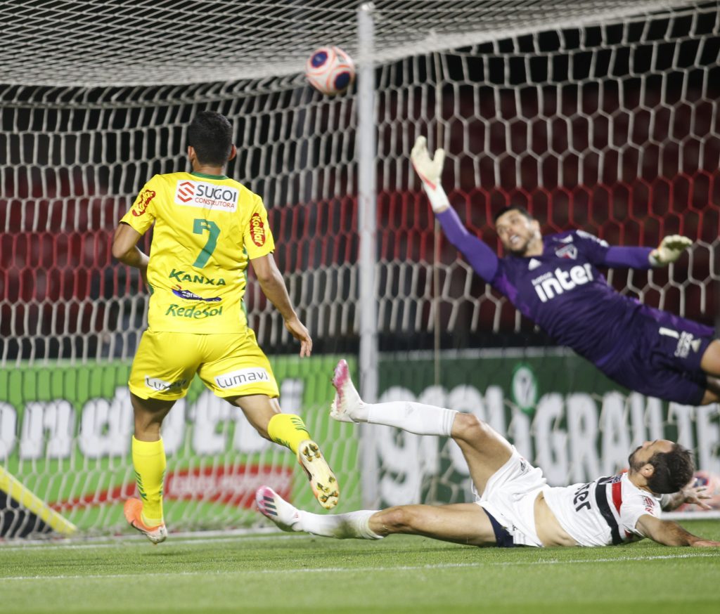 Mirassol elimina São Paulo ao vencer por 3 a 2 em pleno Morumbi