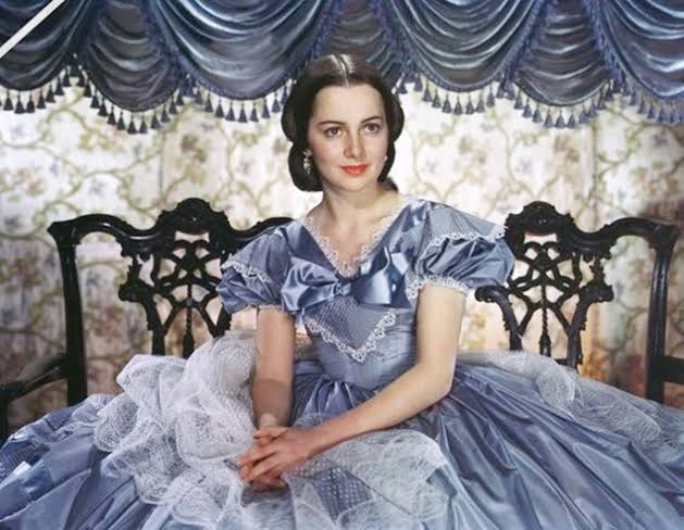 Aos 104 anos, morre a atriz Olivia de Havilland, a Melaine de E o Vento Levou