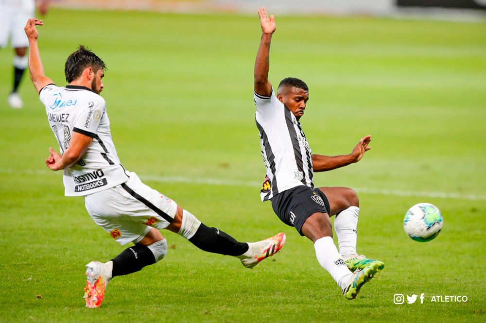 Corinthians perde de virada para Atlético Mineiro na sua primeira partida no Brasileirão