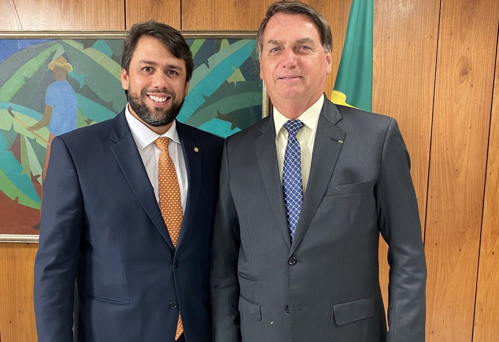 Congresso derruba veto de Bolsonaro a projeto de Pedro Lucas sobre uso de máscaras no comércio
