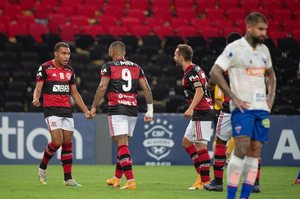 Flamengo derrota Fortaleza e assume temporariamente vice-liderança do Campeonato Brasileiro