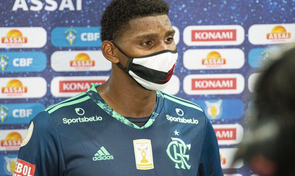 O erro de estratégia e a falta de memória dos dirigentes do Flamengo com a confusão deste domingo
