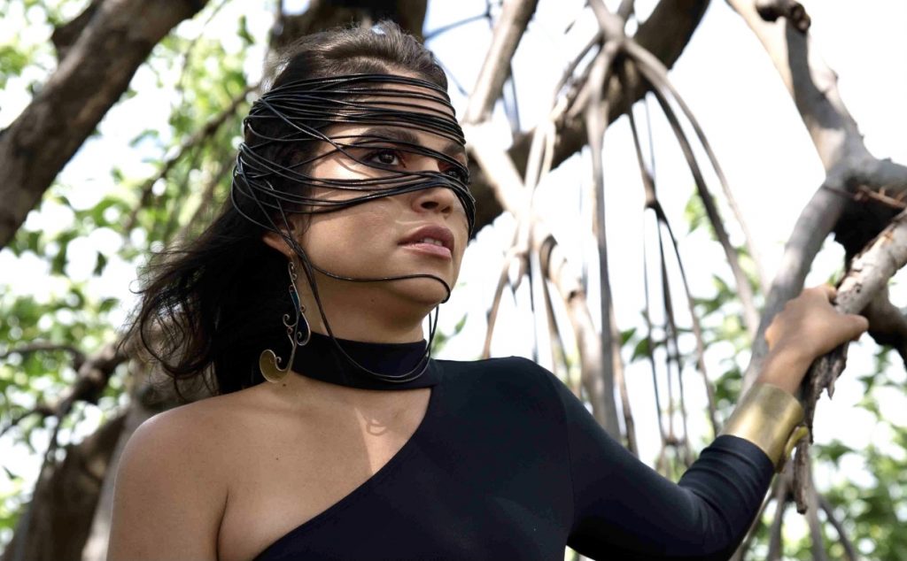 Flavia Bittencourt lança clipe para Burning Down The House, que será disponibilizado nesta sexta-feira