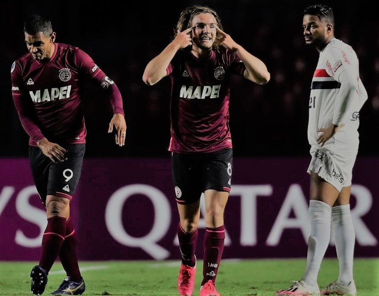 São Paulo vence, mas sofre gol nos acréscimos e é eliminado da Sul-americana pelo Lanús