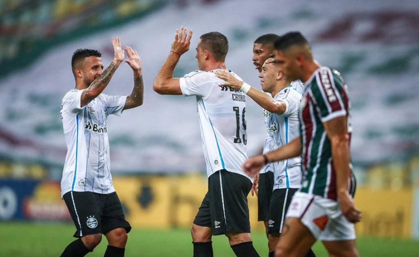 Fluminense perde para o Grêmio e permanece fora do G4 da Série A do Brasileirão