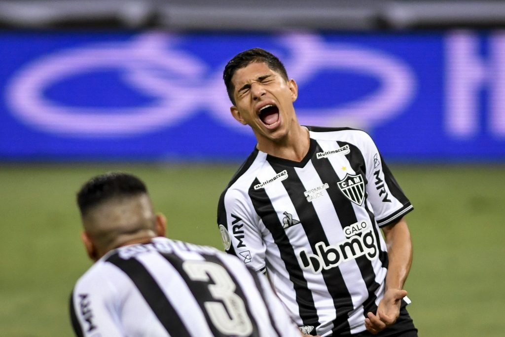 Atlético Mineiro derrota Botafogo e se isola na liderança do Campeonato Brasileiro