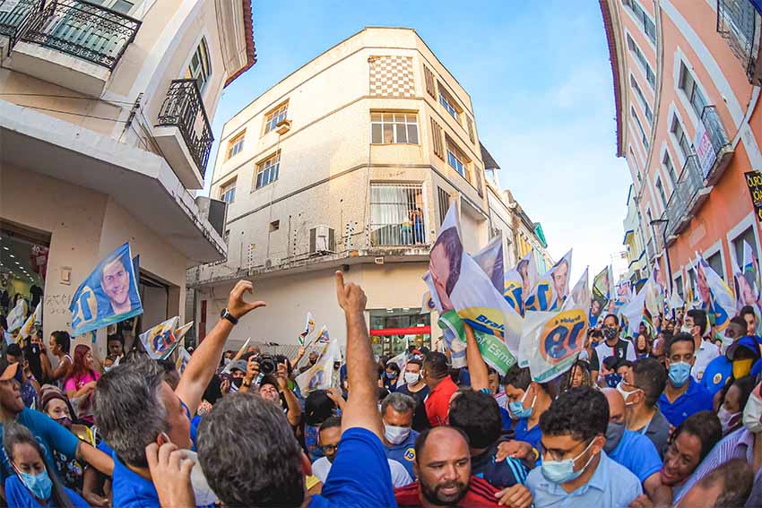 Ceia de Natal ficou mais perigosa do que aglomeração de campanha eleitoral