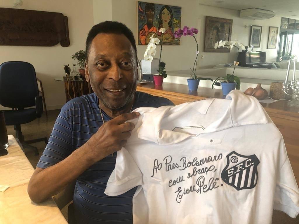 Estado de saúde de Pelé piora e ele é levado de volta à UTI do Albert Einstein