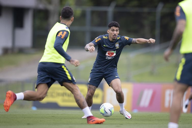 Tite monta Seleção Brasileira com quatro novidades para a partida contra a Venezuela