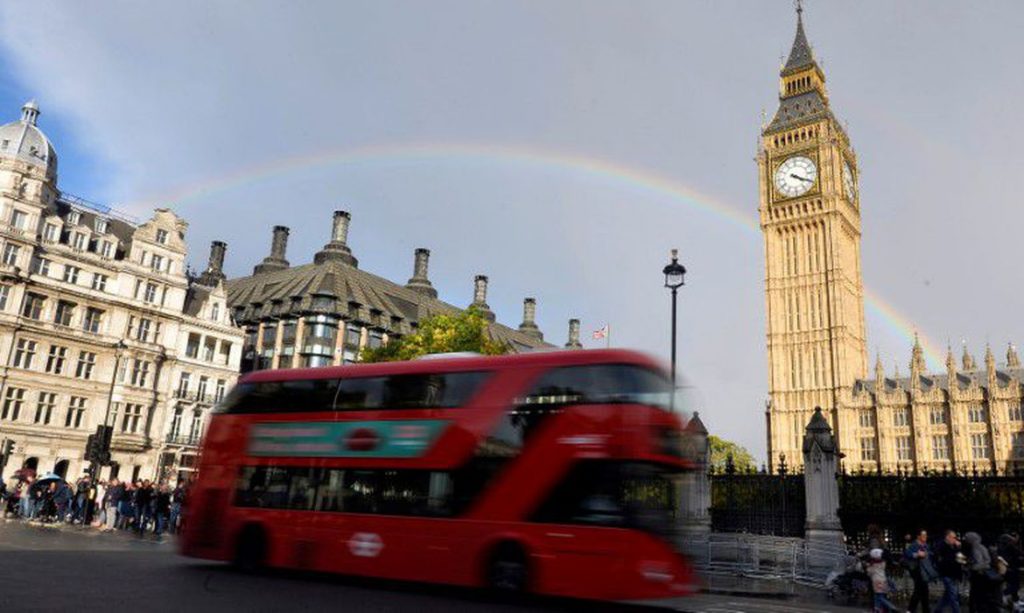 União Europeia pede que Reino Unido tome posição em negociação comercial do Brexit