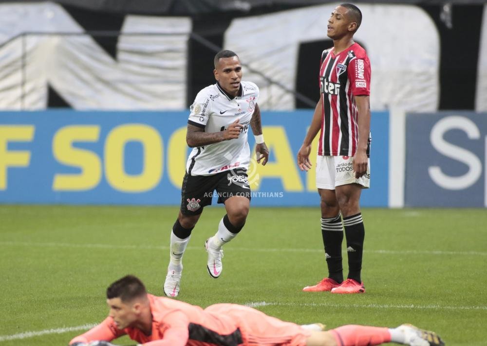 Corinthians quebra sequência de vitórias do São Paulo e não deixa tricolor ampliar vantagem na liderança