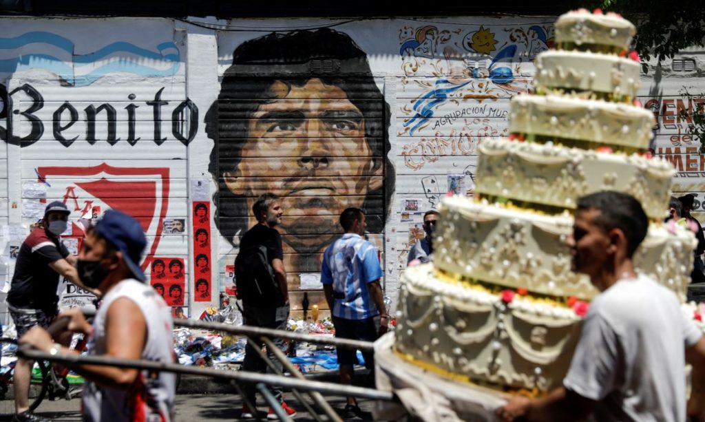 Senadora argentina quer foto do ex-jogador Maradona em cédula de dinheiro
