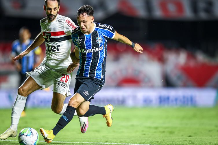 Grêmio segura São Paulo no Morumbi e vai à final da Copa do Brasil contra o Palmeiras