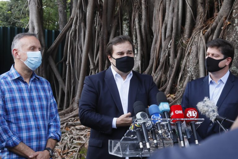Bloco de 11 partidos lança Baleia Rossi à Presidência da Câmara, com apoio de Maia