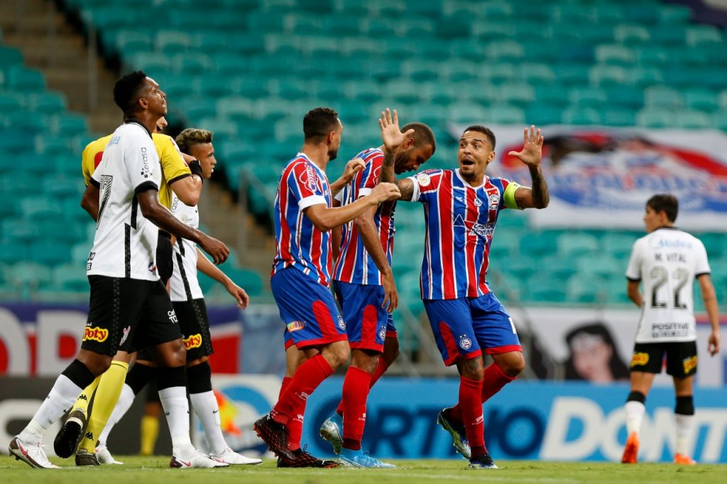 Corinthians é derrotado pelo Bahia, que se afasta da zona de rebaixamento