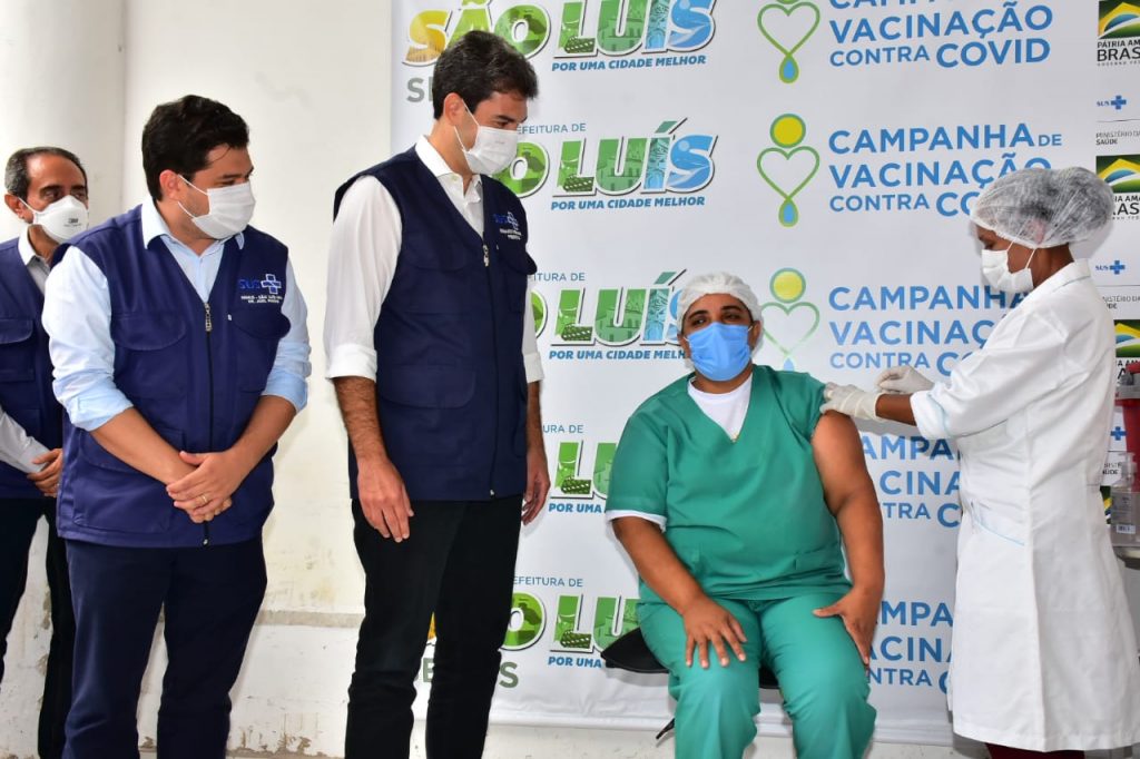 Prefeito Eduardo Braide acompanha início da vacinação contra a Covid em São Luís