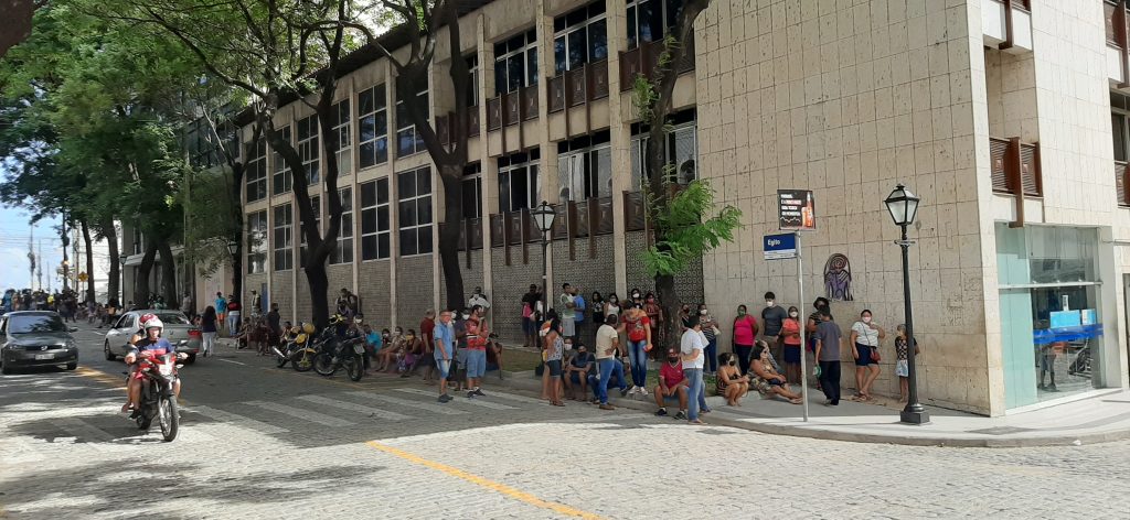 Mais de 3,5 milhões de beneficiários do auxílio emergencial podem sacar a partir desta segunda