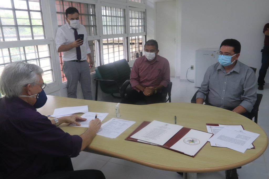 Universidade Federal doa equipamentos e insumos à Santa Casa de Cururupu