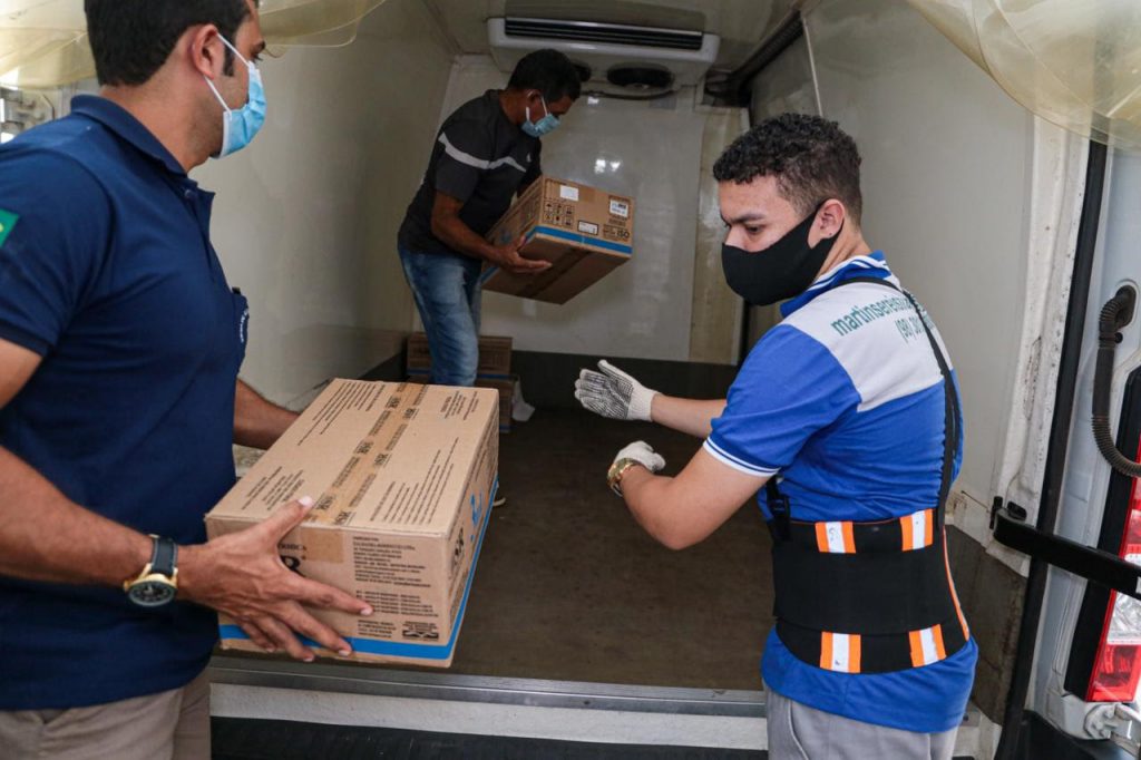 Governo do Estado inicia distribuição de insumos aos municípios para a vacinação contra a Covid-19
