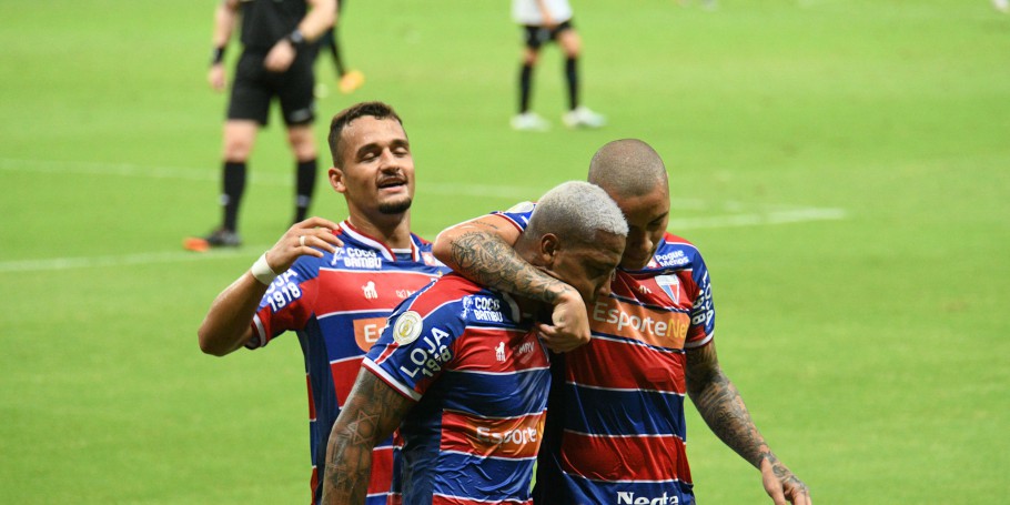 Fortaleza derrota o Coritiba e sai da zona de rebaixamento para a Série B