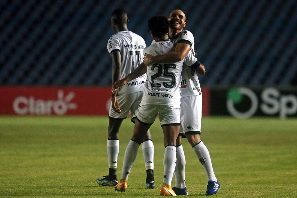 Grêmio decide na primeira etapa e goleia Ayacucho pela pré-Libertadores