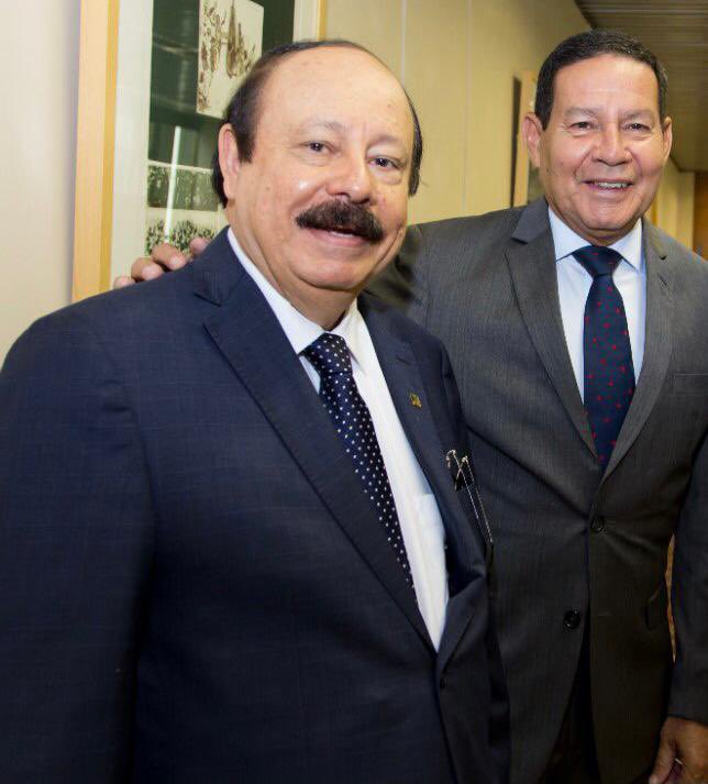 Levy Fidelix fará falta ao movimento conservador, diz Hamilton Mourão