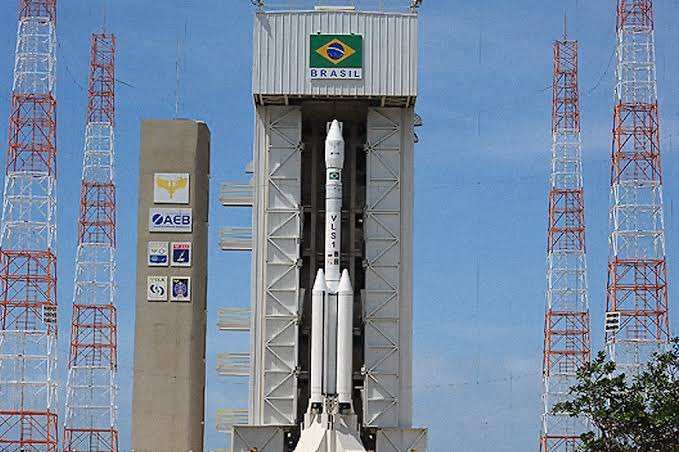 Jair Bolsonaro comemora interesse de empresas para operarem no Centro Espacial de Alcântara