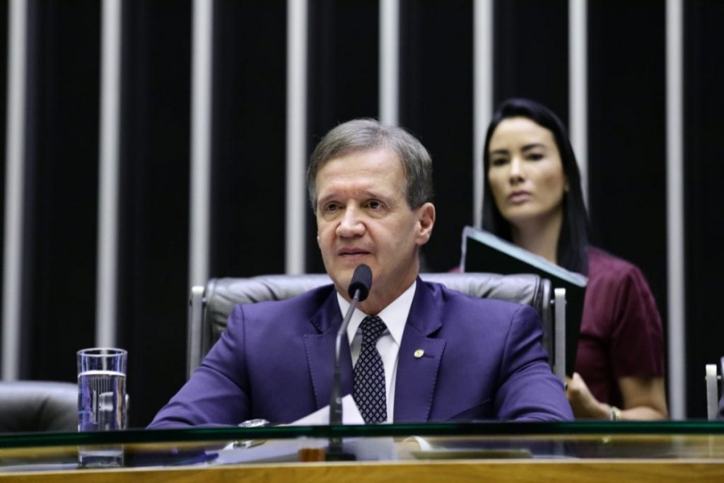 Aluísio Mendes assume liderança de bloco formado pelo PSC, PROS e PTB