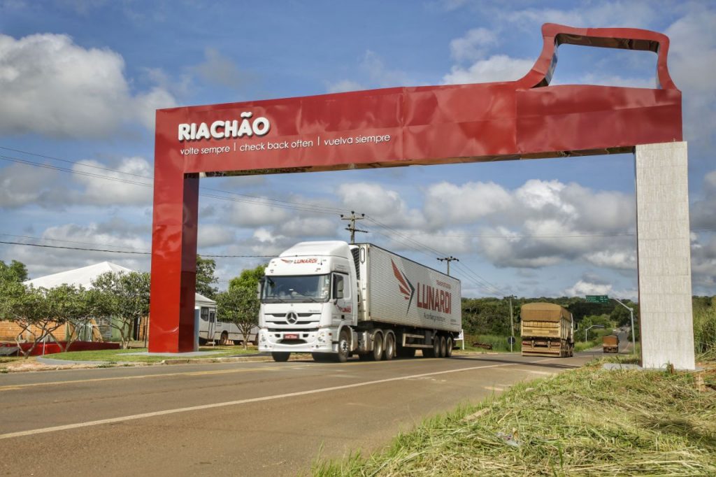 Carlos Brandão leva benefícios em infraestrutura, turismo e cidadania para Riachão