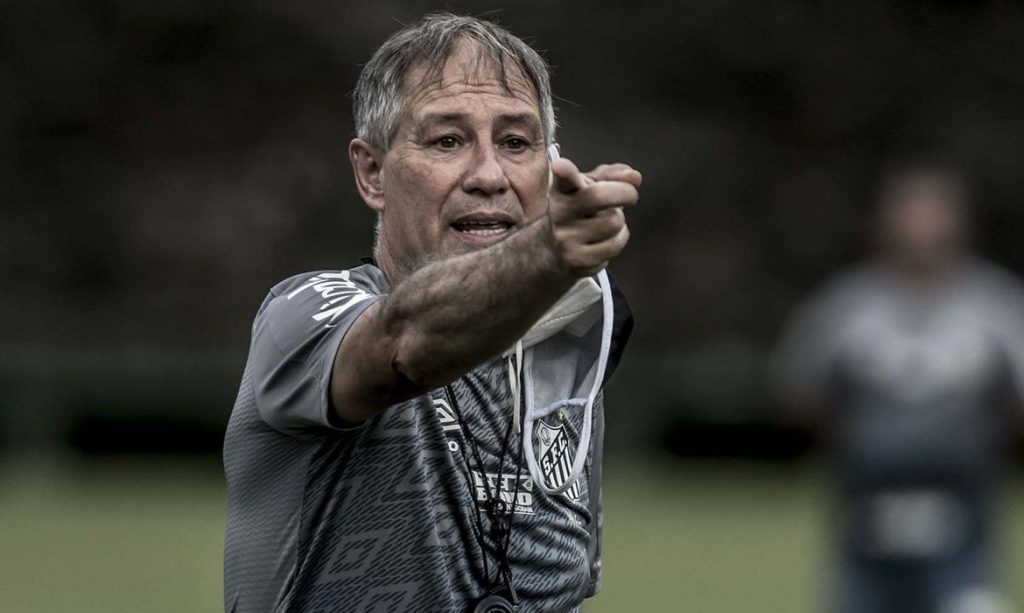 Treinador do Santos se demite após derrota para Corinthians e às vésperas de enfrentar o Boca pela Libertadores