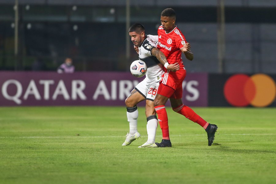 Jogando no Paraguai, pela Copa Libertadores nesta quinta-feira, Internacional derrota o Olimpia por 1 a 0