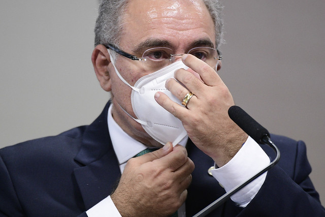 Queiroga irrita senadores ao se recusar fazer “juízo de valor” sobre atos e palavras de Bolsonaro