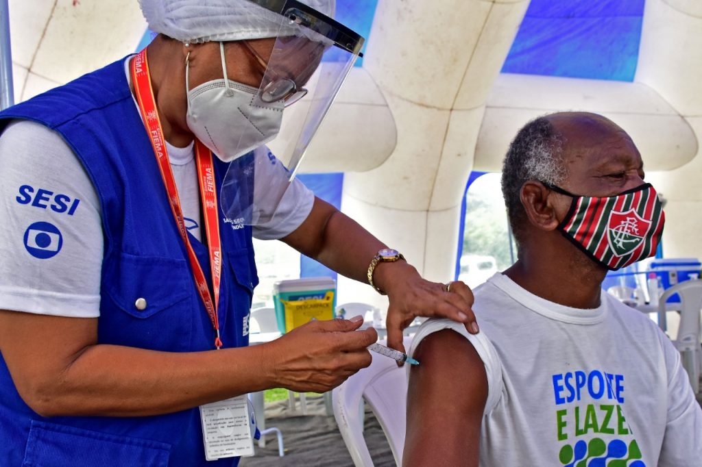 Mais de cem pessoas que tomaram a segunda dose de vacina não sabem que foram sorteadas pelo Estado