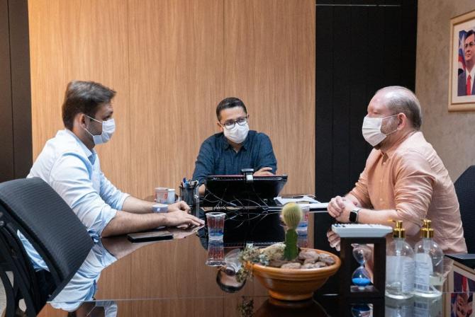 Othelino Neto garante realização do “Arraial da Vacinação” no município de Santa Inês
