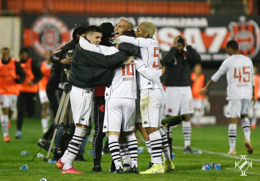 Vasco vence Brasil de Pelotas de virada e passa a ocupar a décima posição na tabela de classificação