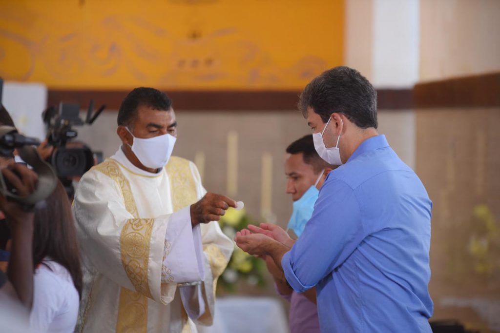 Eduardo Braide participa de celebração de Corpus Christi em São José de Ribamar