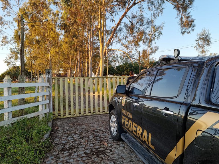 Polícia Federal deflagra operação sobre desvio de recursos para covid-19 em três estados