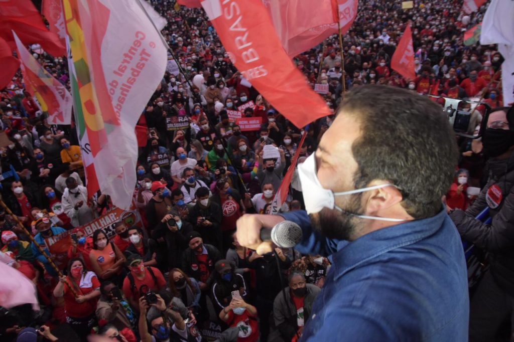 Manifestações contra governo de Jair Bolsonaro são realizadas em várias cidades neste sábado