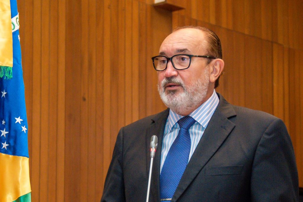 César Pires defende revacinação de profissionais de saúde que tomaram Coronavac