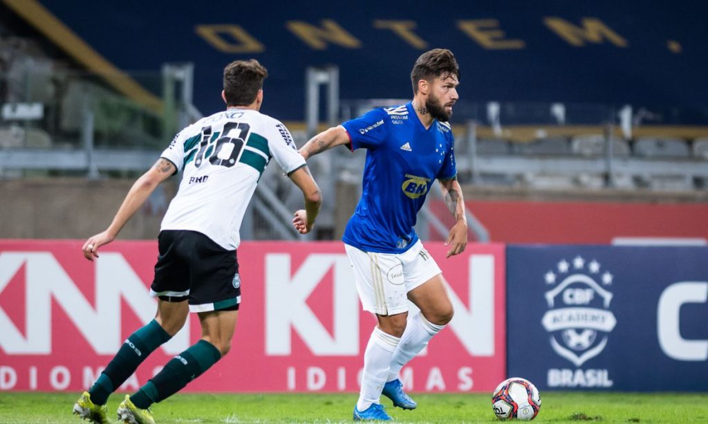 Cruzeiro empata com o Coritiba e se aproxima da zona de rebaixamento da Série B