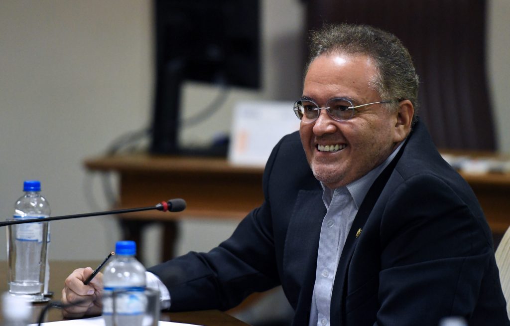 Rodrigo Pacheco redefine data para votar relatório de Roberto Rocha sobre reforma tributária