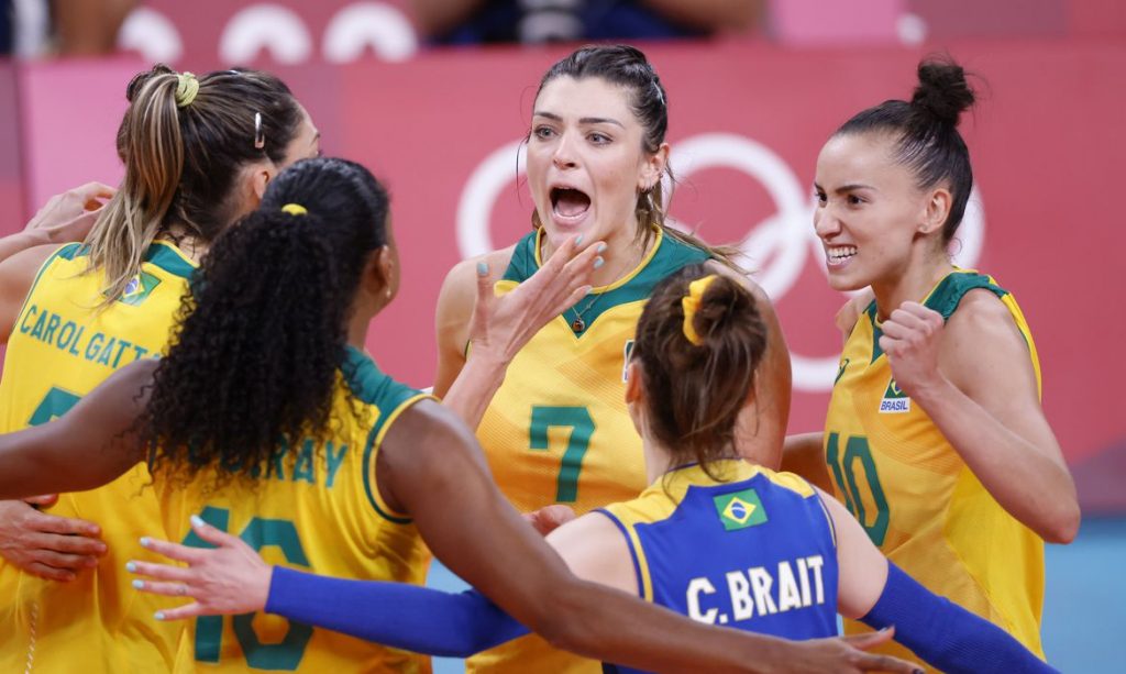 Meninas do vôlei batem Comitê Olímpico Russo e levam o Brasil às semifinais