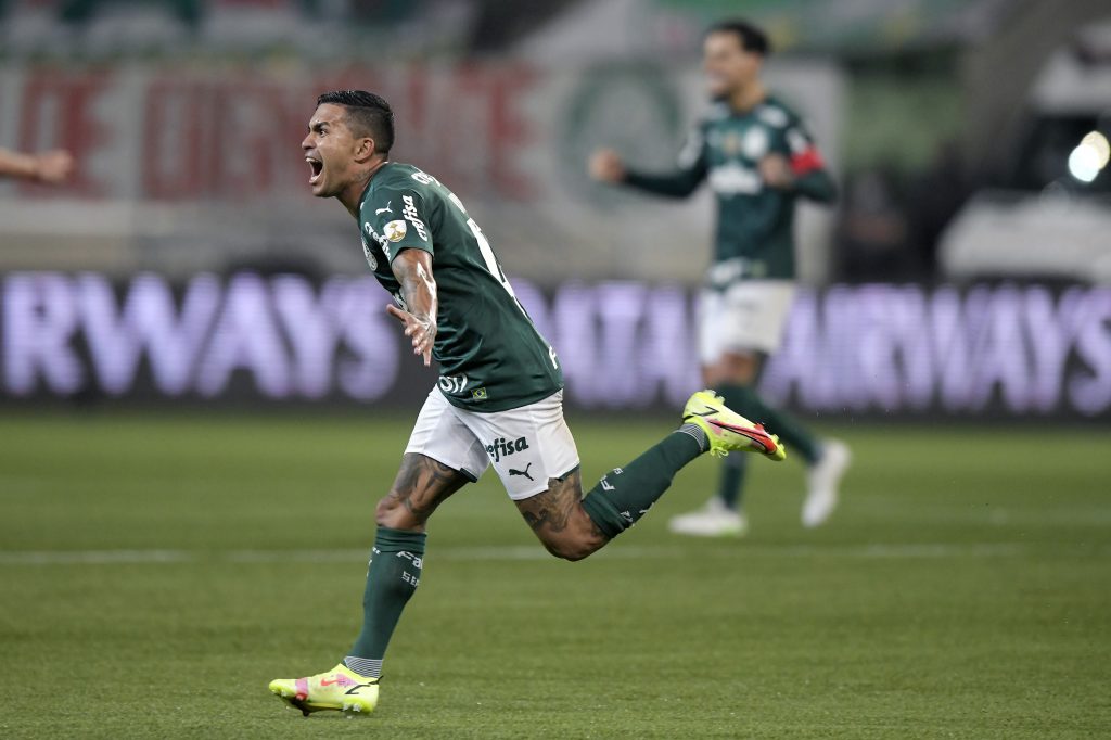 Palmeiras quebra tabu, vence o rival São Paulo e avança à semifinal da Copa Libertadores
