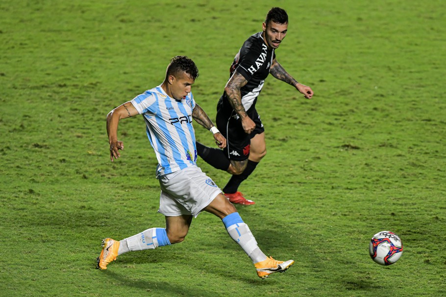 Jogando em casa, o Vasco perde de virada para o Londrina e se distancia do grupo de acesso à Série A