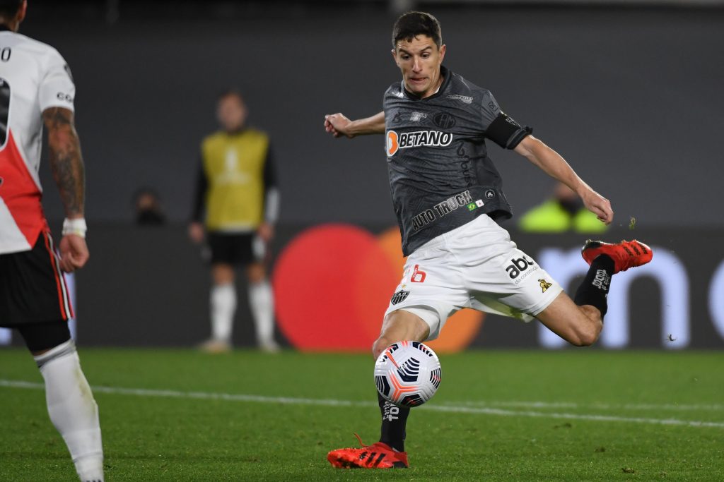 Atlético Mineiro vence River Plate, na Argentina, e conquista vantagem para jogo da volta