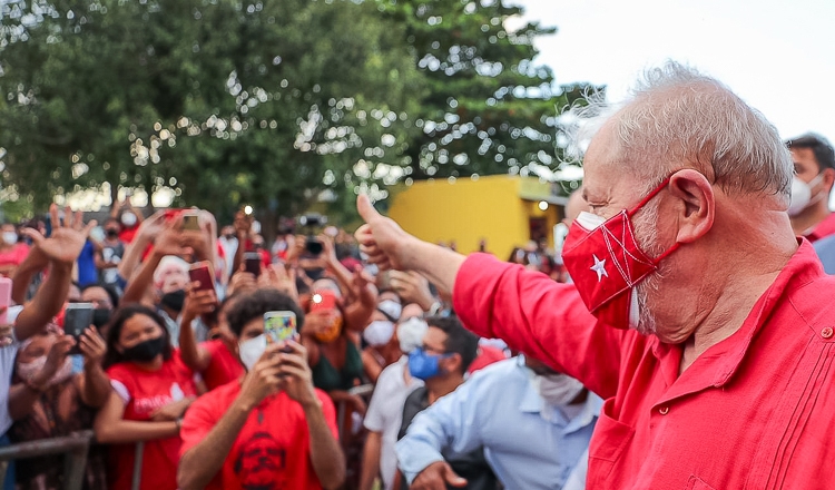 Para viabilizar seu projeto de voltar à Presidência, Lula aceita conversar até com setores da direita