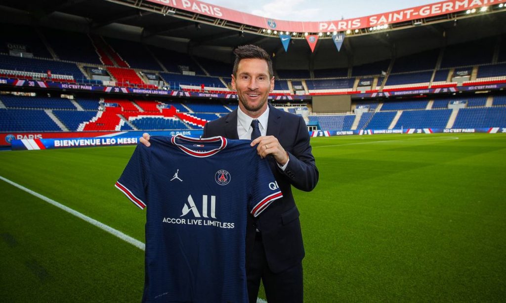 Paris Saint-Germain anuncia oficialmente a contratação do craque argentino Lionel Messi