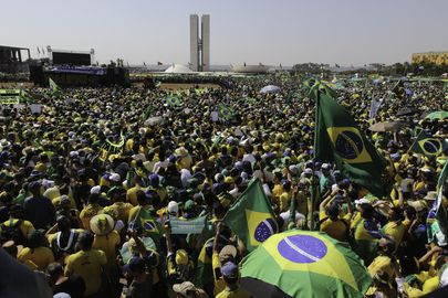 Bolsonaro sairia grande, enorme, se não tivesse ofendido e ameaçado no Dia da Independência
